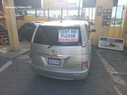 Toyota Isis