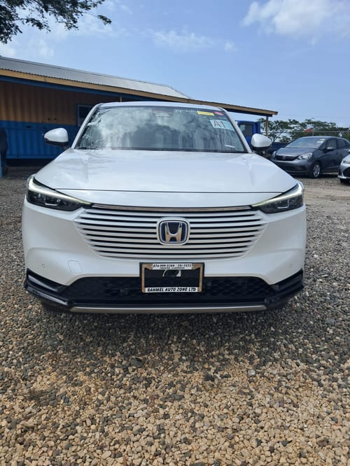 2021 Honda Vezel for Sale in Jamaica – Pearl White SUV, Low Mileage | Rahmel Auto