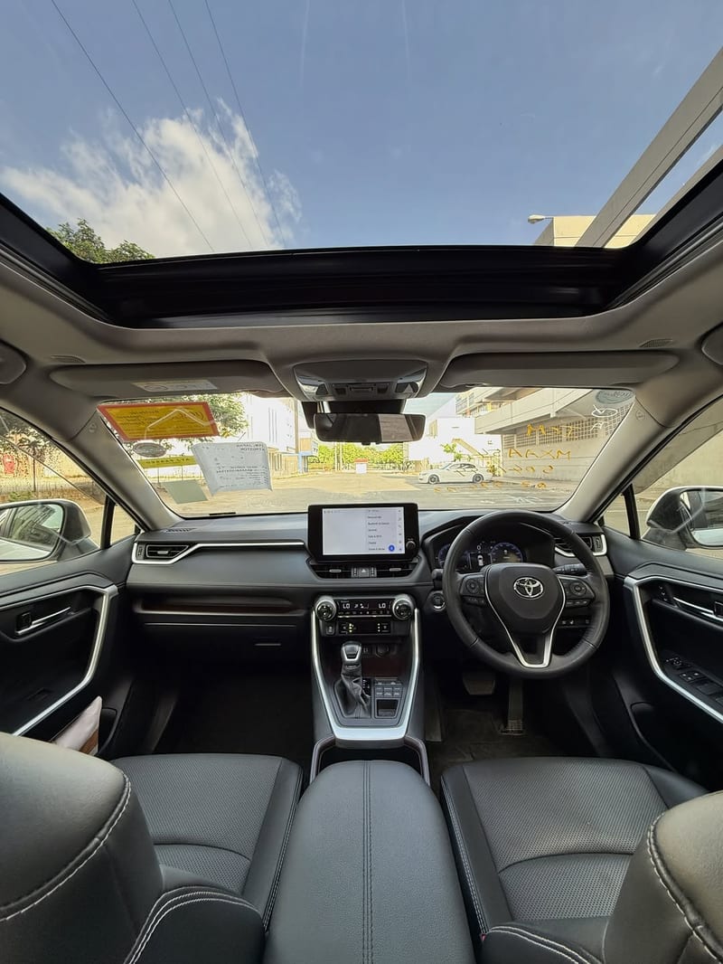 2023 TOYOTA RAV4 — photo 6