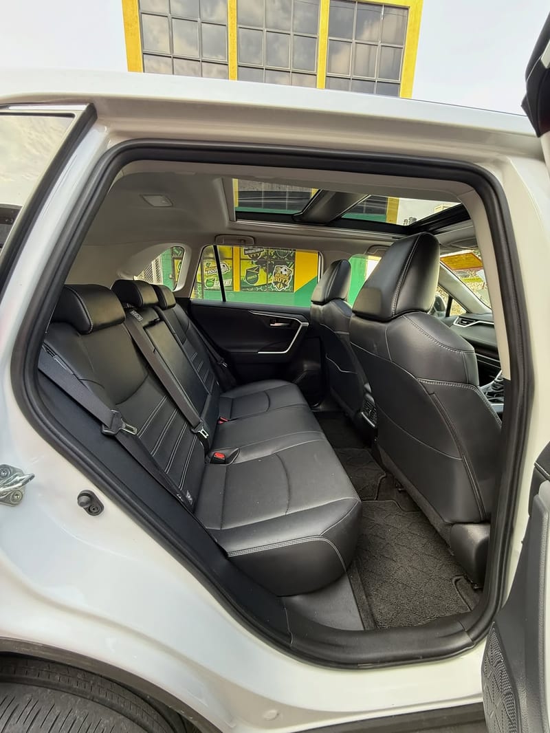 2023 TOYOTA RAV4 — photo 5