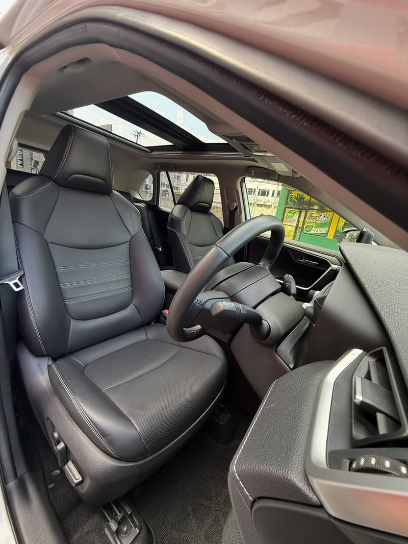 2023 TOYOTA RAV4 — photo 11