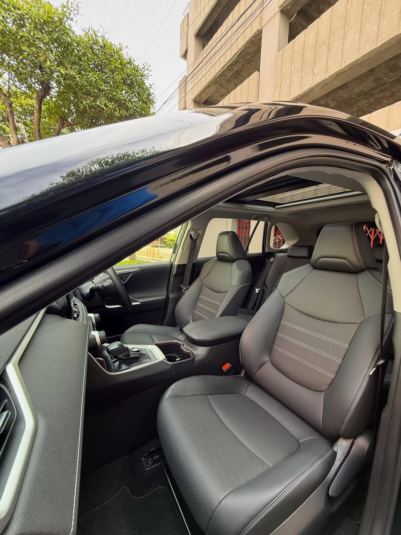 2024 TOYOTA RAV4 — photo 12
