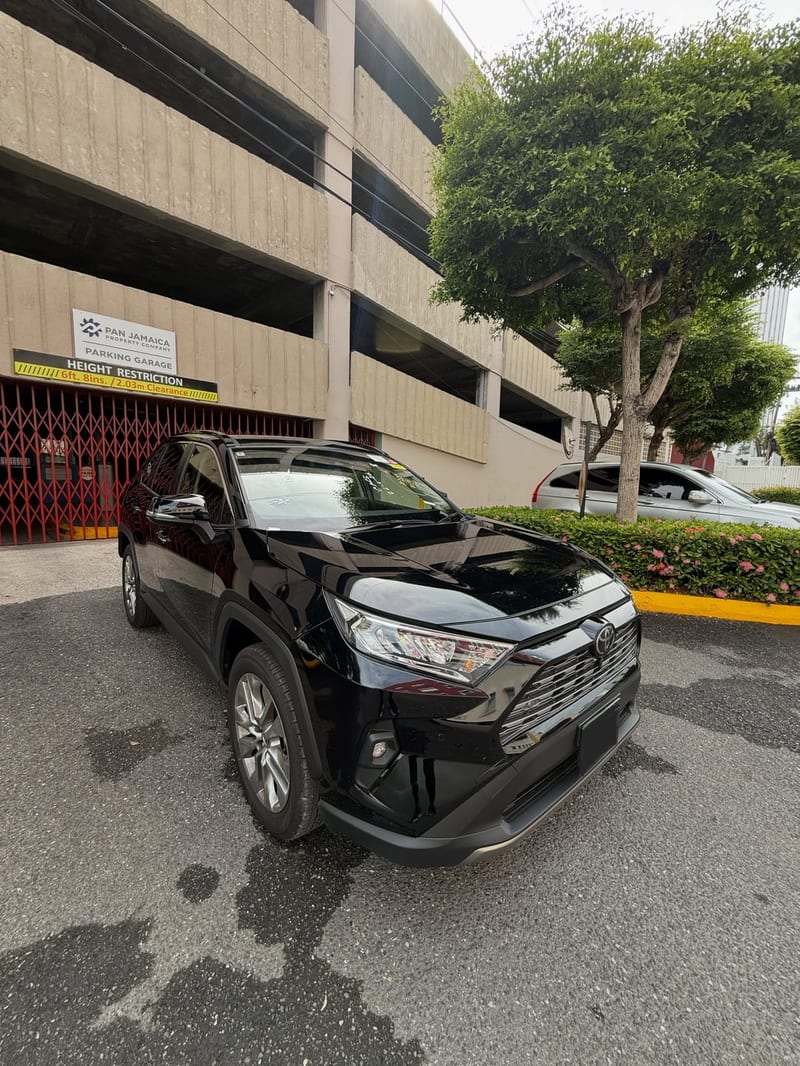 2024 TOYOTA RAV4 — photo 3