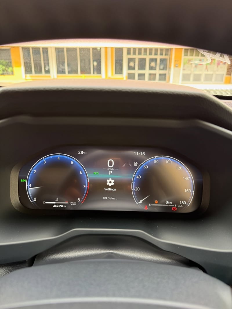 2024 TOYOTA RAV4 — photo 13