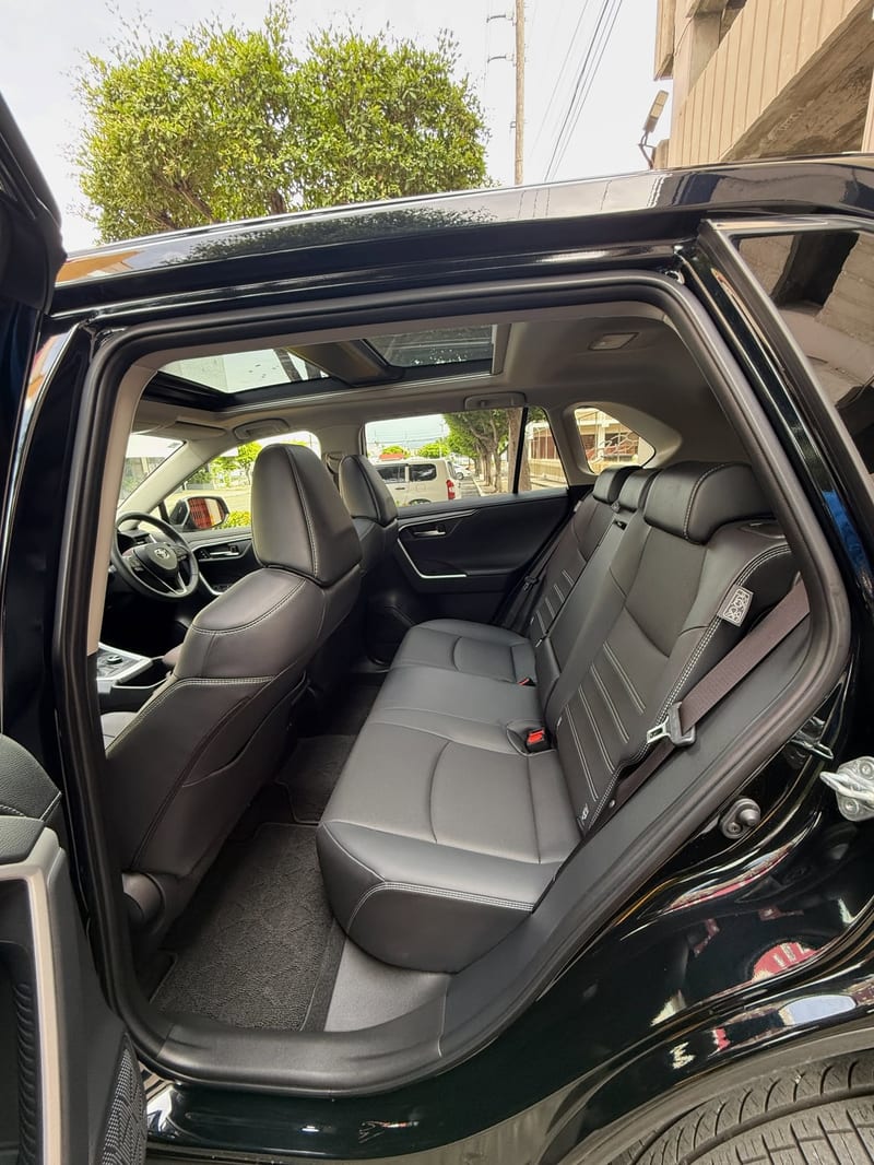 2024 TOYOTA RAV4 — photo 11