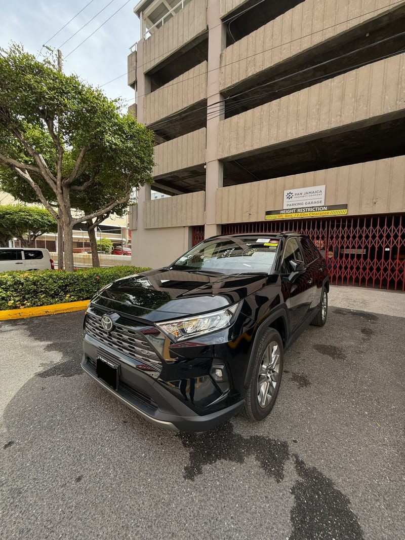 2024 TOYOTA RAV4 — photo 4