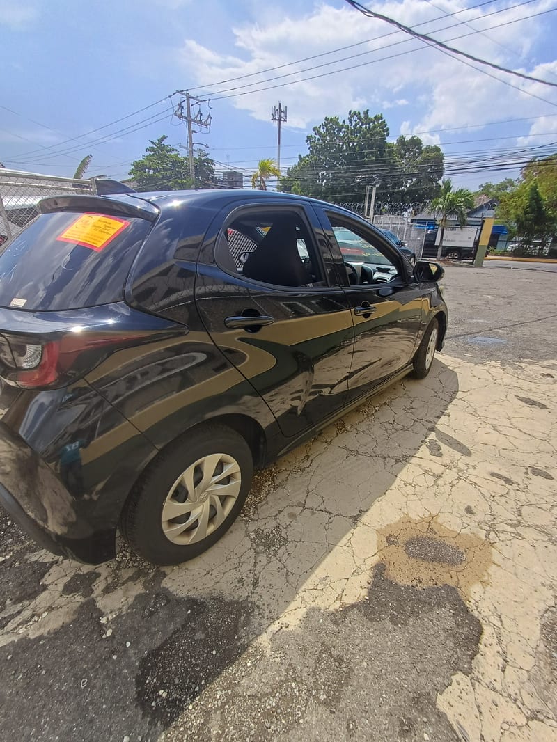 2022 TOYOTA YARIS — photo 3