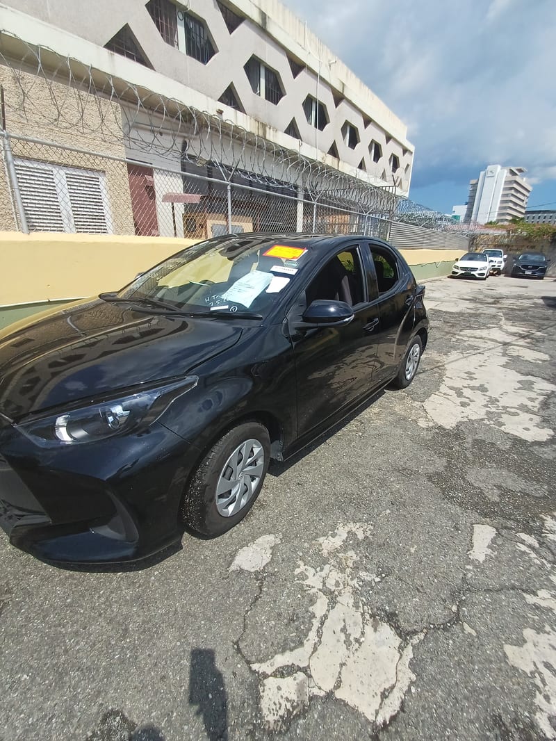 2022 TOYOTA YARIS — photo 2