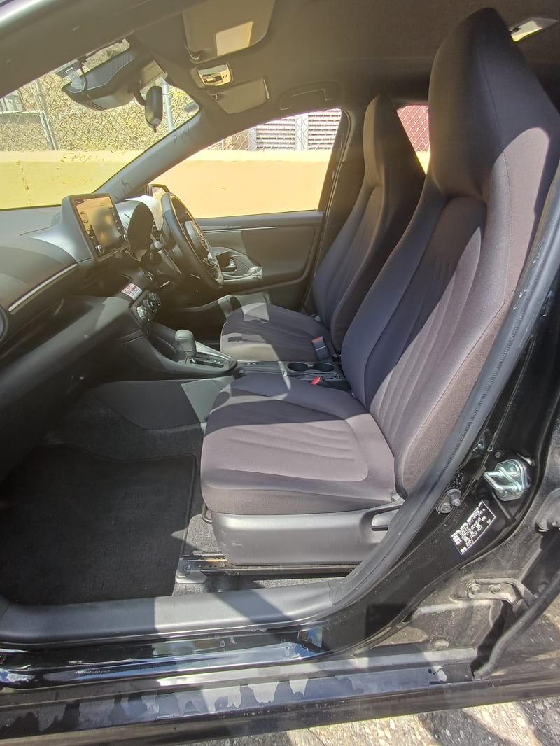 2022 TOYOTA YARIS — photo 7