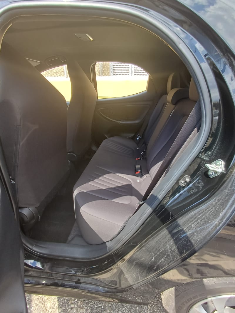 2022 TOYOTA YARIS — photo 8