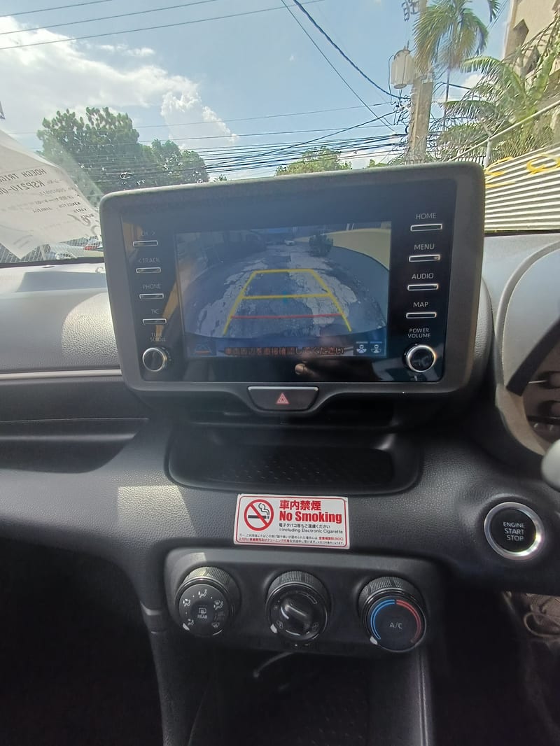 2022 TOYOTA YARIS — photo 6
