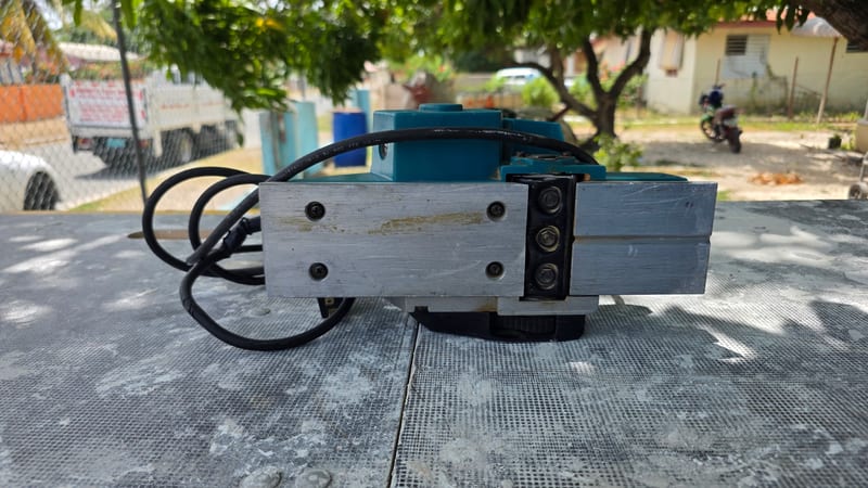 Makita N1900B Electric Wood Planer for Rent | Handheld Power Planer — photo 5