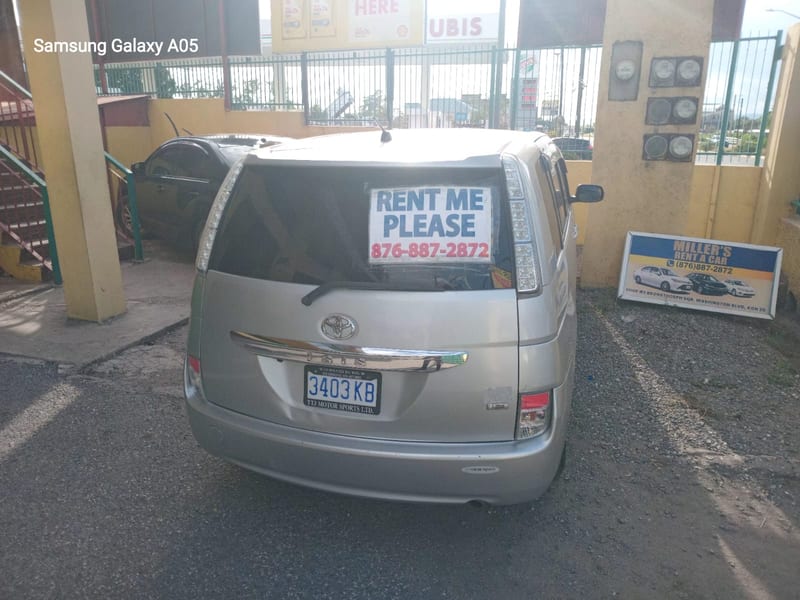 Toyota Isis