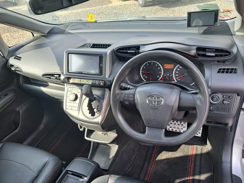 2016 Toyota Wish | Rahmel Auto — photo 11