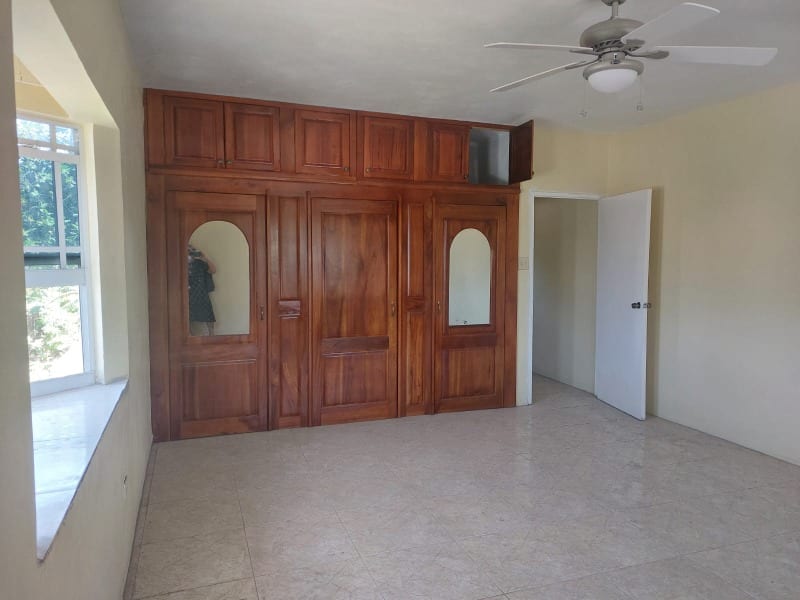 PORTO BELLO , FARM HEIGHTS ENTRANCE 4BED 2 BATH UPSTAIRS — photo 6