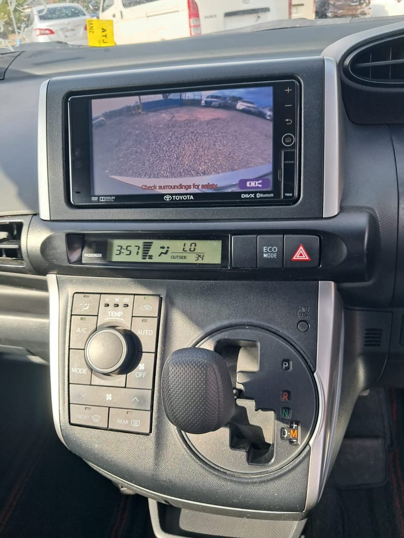 2016 Toyota Wish | Rahmel Auto — photo 12