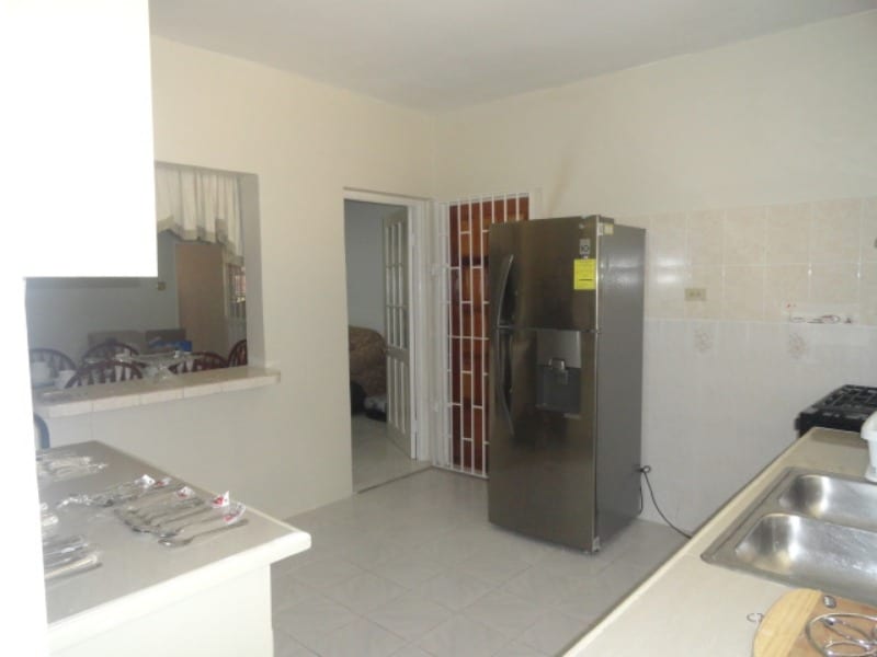 Ground Floor 2 Bed 2 Bath In Coral Gardens — photo 9