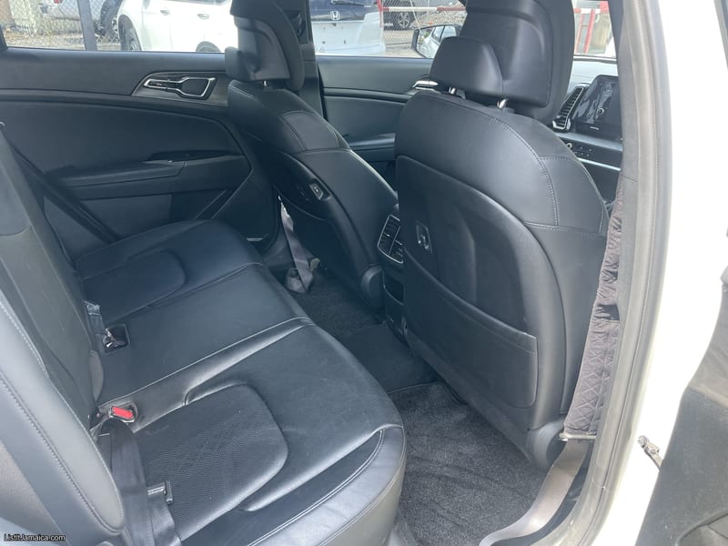 2023 Kia Sportage X LINE | AWD | NCB Jamaica Repossessed — photo 19