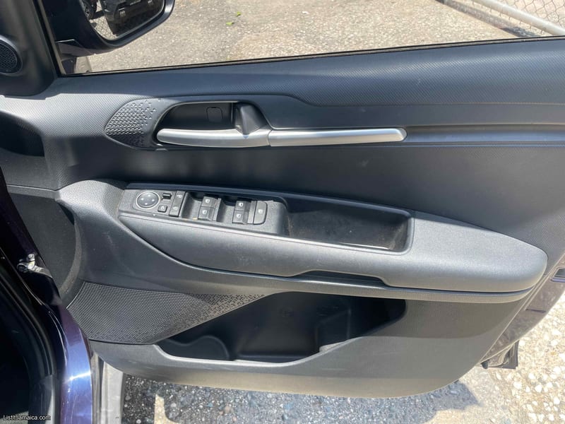 2024 KIA Sonet LX SUV | NCB Jamaica Repossessed — photo 35