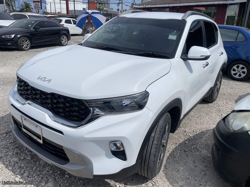 2023 White Kia Sonet | NCB Jamaica Repossessed — photo 3