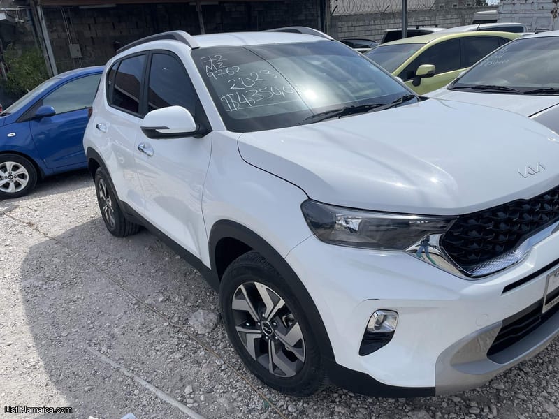 2023 White Kia Sonet | NCB Jamaica Repossessed — photo 2