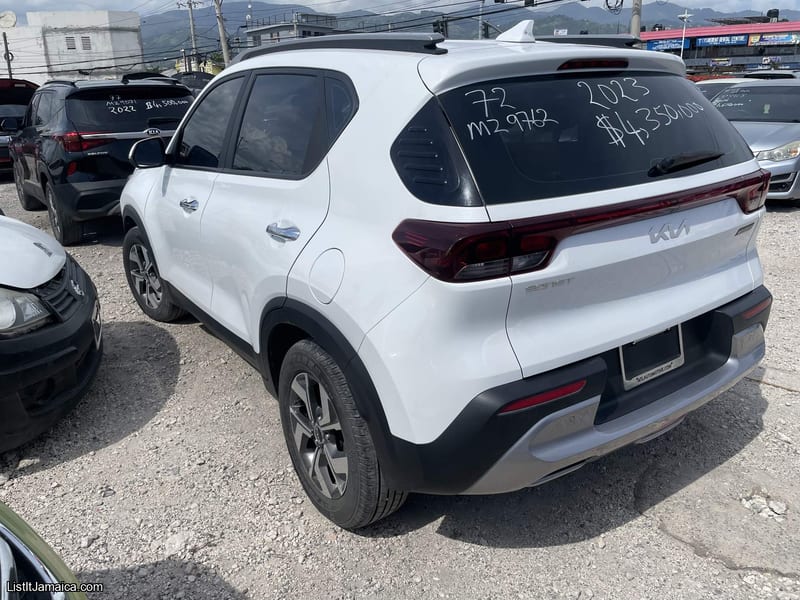 2023 White Kia Sonet | NCB Jamaica Repossessed — photo 7