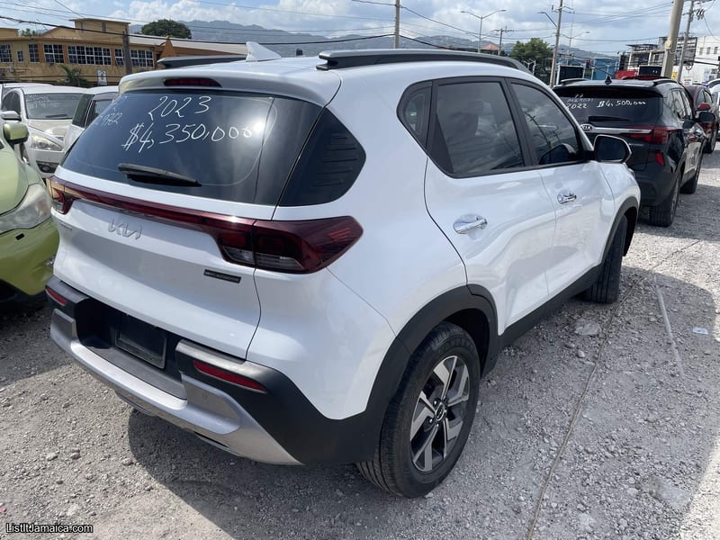 2023 White Kia Sonet | NCB Jamaica Repossessed — photo 8