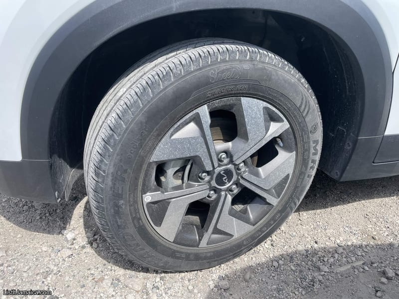 2023 White Kia Sonet | NCB Jamaica Repossessed — photo 13