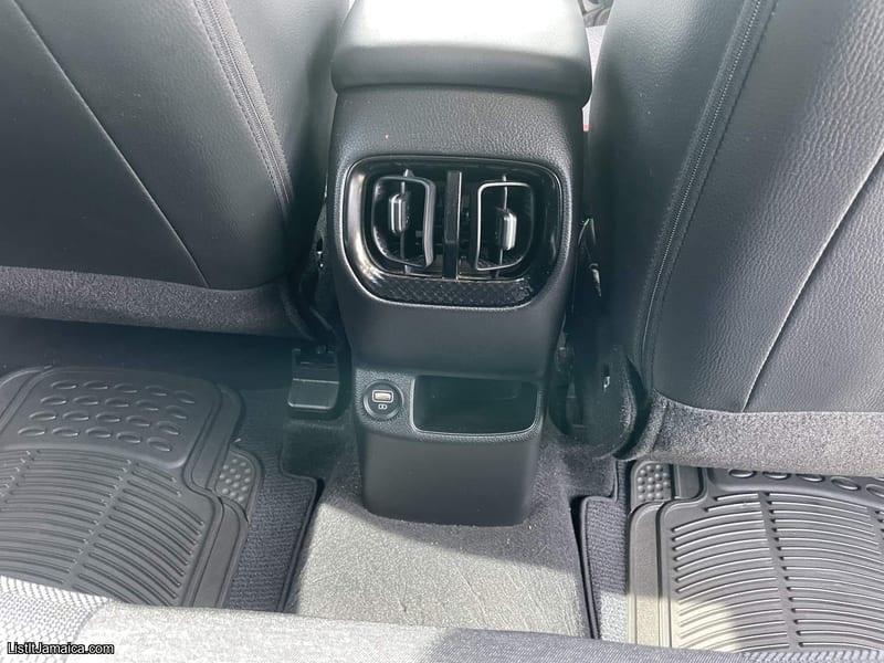 2023 White Kia Sonet | NCB Jamaica Repossessed — photo 23