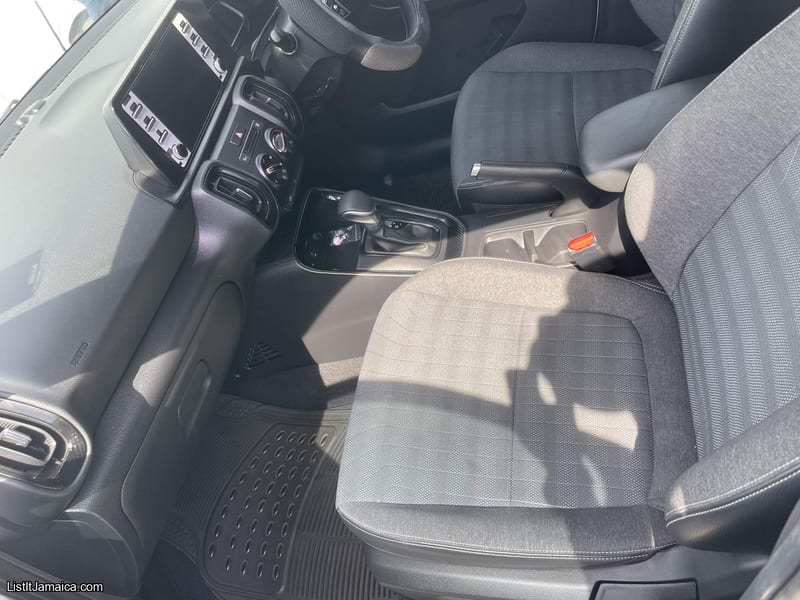 2023 White Kia Sonet | NCB Jamaica Repossessed — photo 18