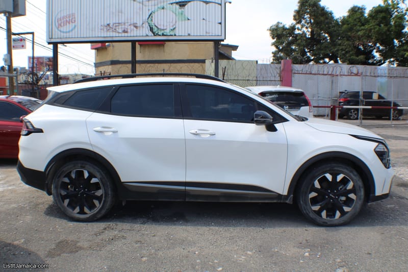 2023 Kia Sportage X LINE | AWD | NCB Jamaica Repossessed — photo 5