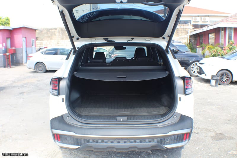 2023 Kia Sportage X LINE | AWD | NCB Jamaica Repossessed — photo 8
