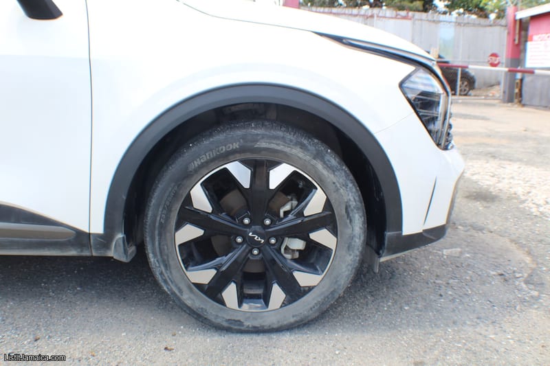 2023 Kia Sportage X LINE | AWD | NCB Jamaica Repossessed — photo 10
