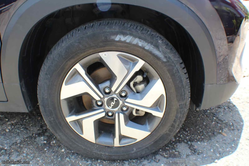 2024 KIA Sonet LX SUV | NCB Jamaica Repossessed — photo 25