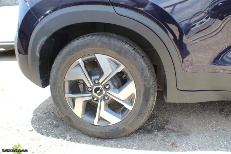 2024 KIA Sonet LX SUV | NCB Jamaica Repossessed — photo 23