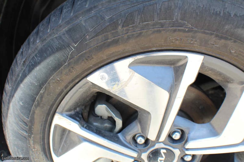 2024 KIA Sonet LX SUV | NCB Jamaica Repossessed — photo 20