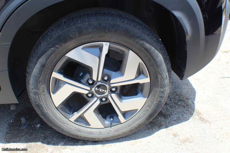 2024 KIA Sonet LX SUV | NCB Jamaica Repossessed — photo 24