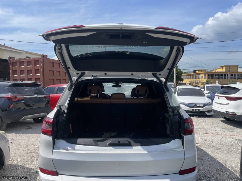 2019 BMW X5 xDrive40i - 95,907 KM - Mineral White Pano Roof | NCB Jamaica Repossessed — photo 10