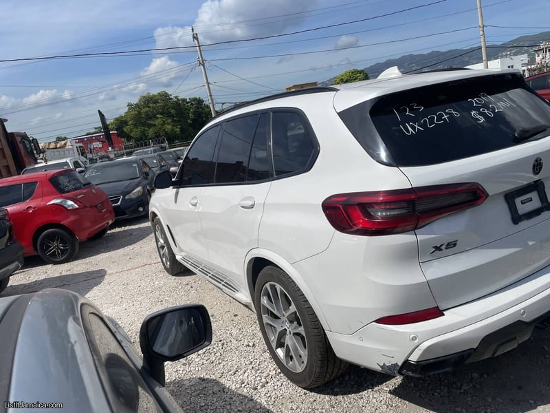 2019 BMW X5 xDrive40i - 95,907 KM - Mineral White Pano Roof | NCB Jamaica Repossessed — photo 7
