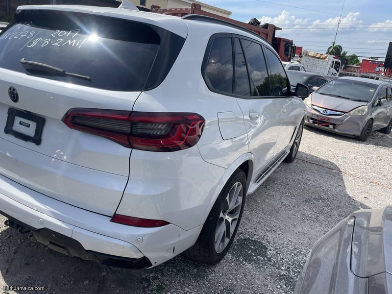 2019 BMW X5 xDrive40i - 95,907 KM - Mineral White Pano Roof | NCB Jamaica Repossessed — photo 8