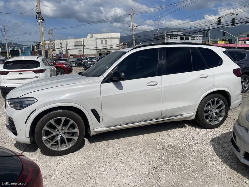2019 BMW X5 xDrive40i - 95,907 KM - Mineral White Pano Roof | NCB Jamaica Repossessed — photo 5
