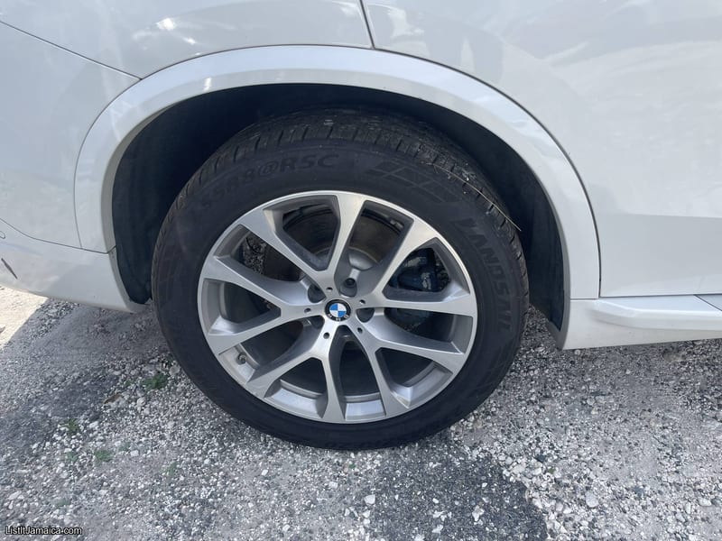 2019 BMW X5 xDrive40i - 95,907 KM - Mineral White Pano Roof | NCB Jamaica Repossessed — photo 13