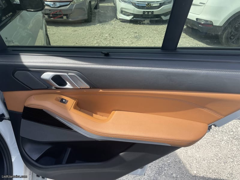 2019 BMW X5 xDrive40i - 95,907 KM - Mineral White Pano Roof | NCB Jamaica Repossessed — photo 20