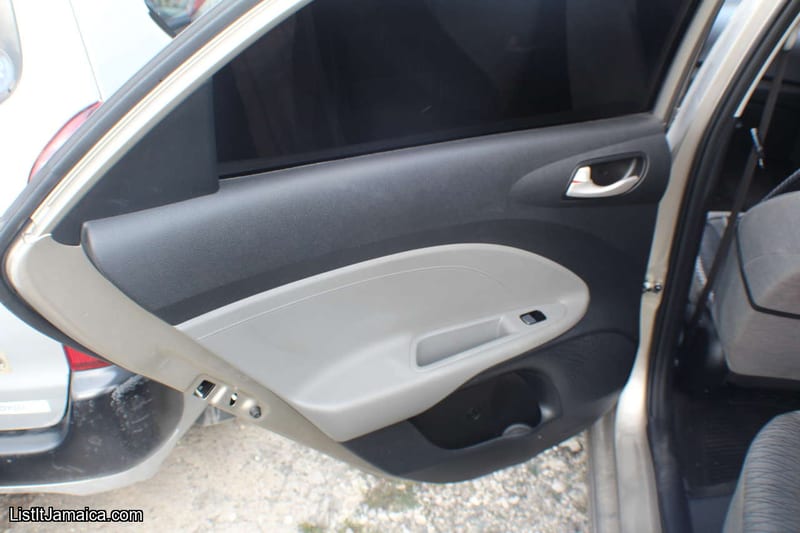 2024 KIA Soluto for Offer | NCB Jamaica Repossessed — photo 18
