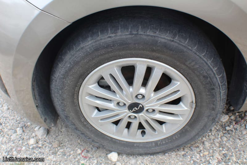 2024 KIA Soluto for Offer | NCB Jamaica Repossessed — photo 8