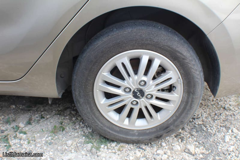 2024 KIA Soluto for Offer | NCB Jamaica Repossessed — photo 9