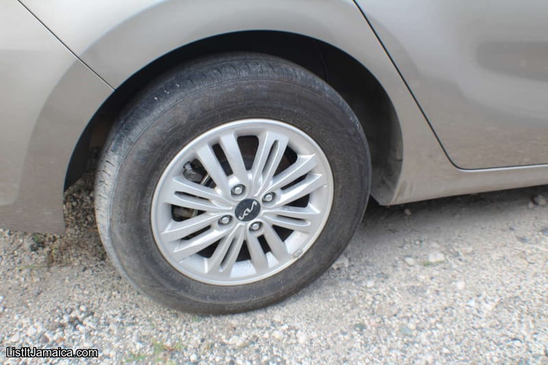 2024 KIA Soluto for Offer | NCB Jamaica Repossessed — photo 10