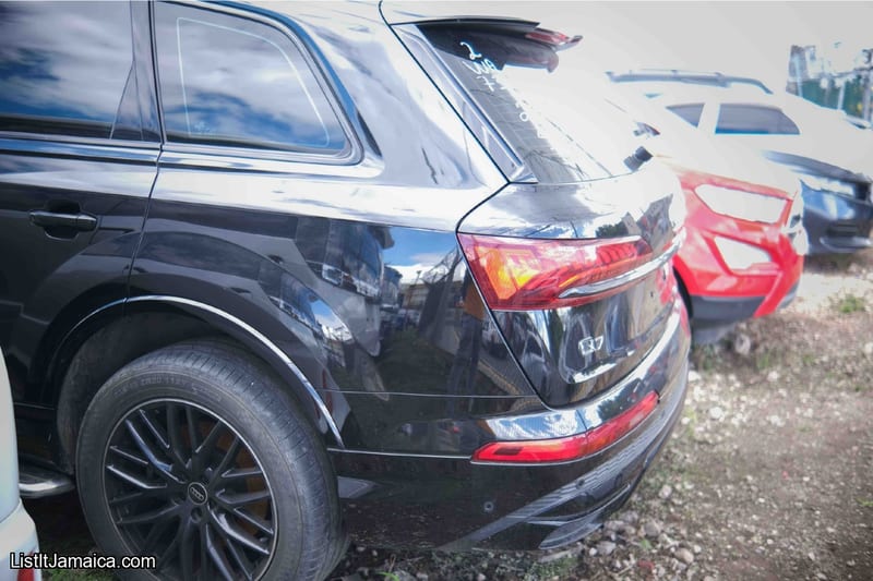  2023 Black Audi Q7 V6 – 7-Seater Luxury SUV | NCB Jamaica Repossessed — photo 6