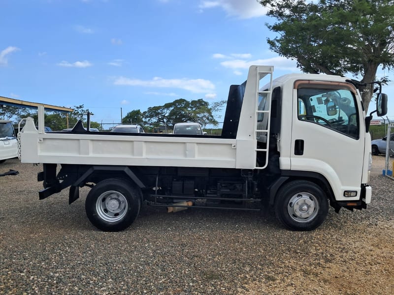 2011 Isuzu Tipper Truck for Sale | Rahmel Auto — photo 3