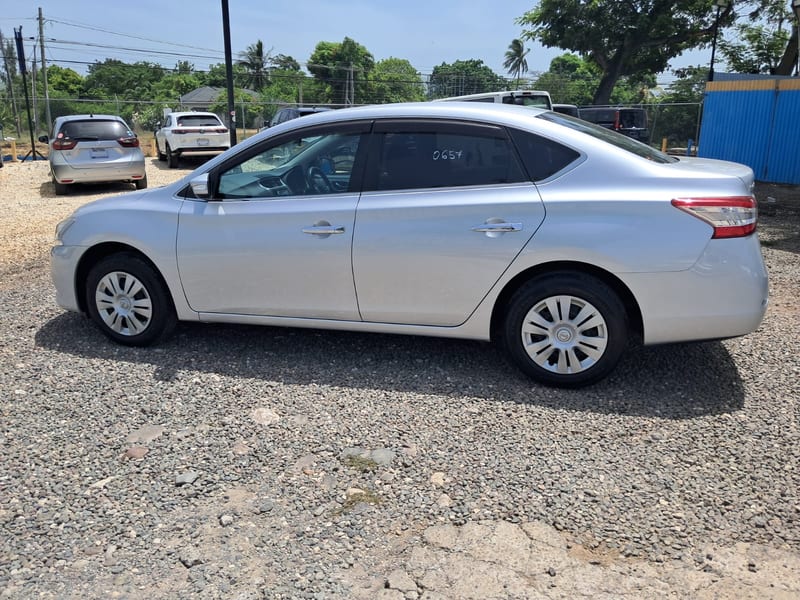 2020 Nissan Sylphy Sedan – For Sale | $2,390,000 | Rahmel Auto — photo 2
